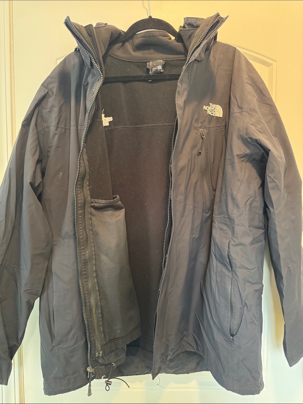 The North Face Men's Hooded Ski/Snowboard Jacket in Charcoal Black